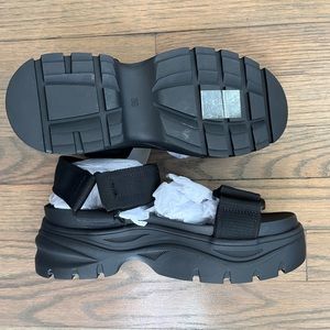 H&M chunky velcro sandals in black